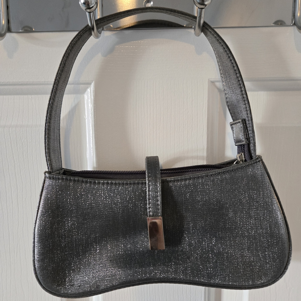 Chic Metallic Shoulder Bag